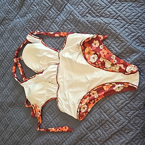 Red, pink, white one piece cutout bathing suit brand and size unknown - Picture 4 of 5